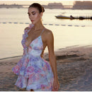 Vestidos curtos femininos com estampa tie-dye e decote em V profundo, manga flare, estampa slim, várias pregas,