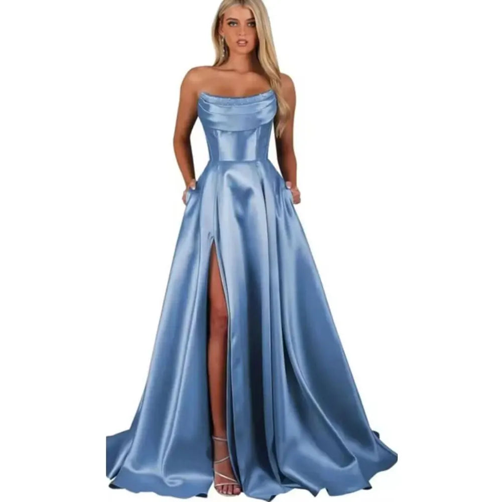Vestido de Festa em Cetim com Bolsos, Tomara Que Caia e Modelagem Evasê