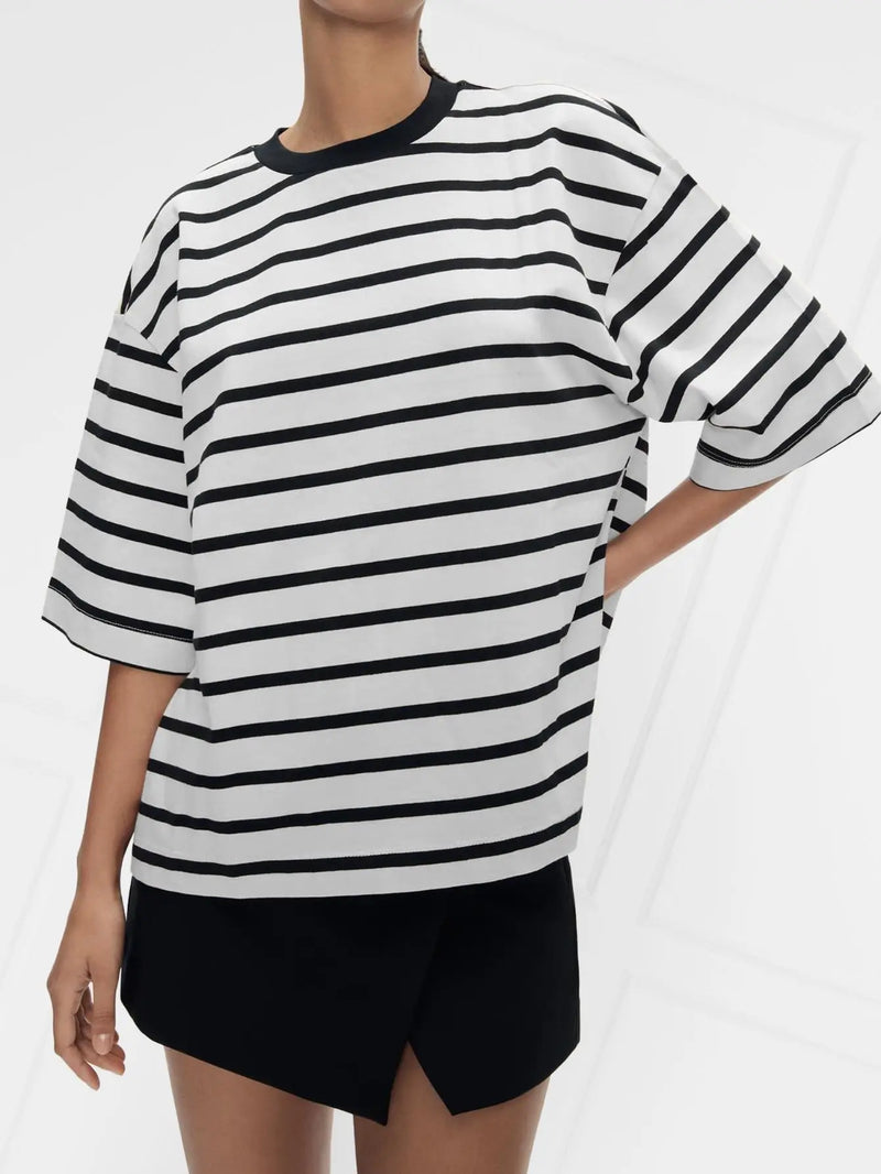 T-shirt Feminina Oversized Listrada
