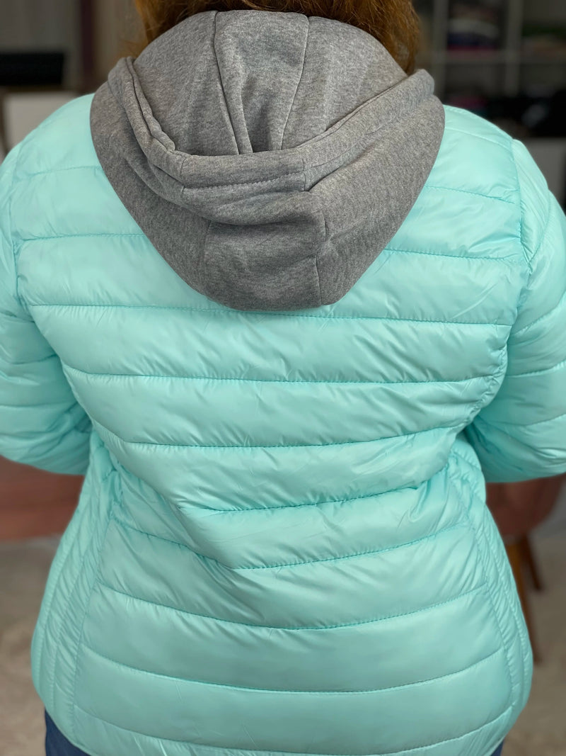 Women's Soft Nylon Puffer Jacket with Detachable Hood Plus Size Multicores Lined Super Resistant Cold and Wind Protection