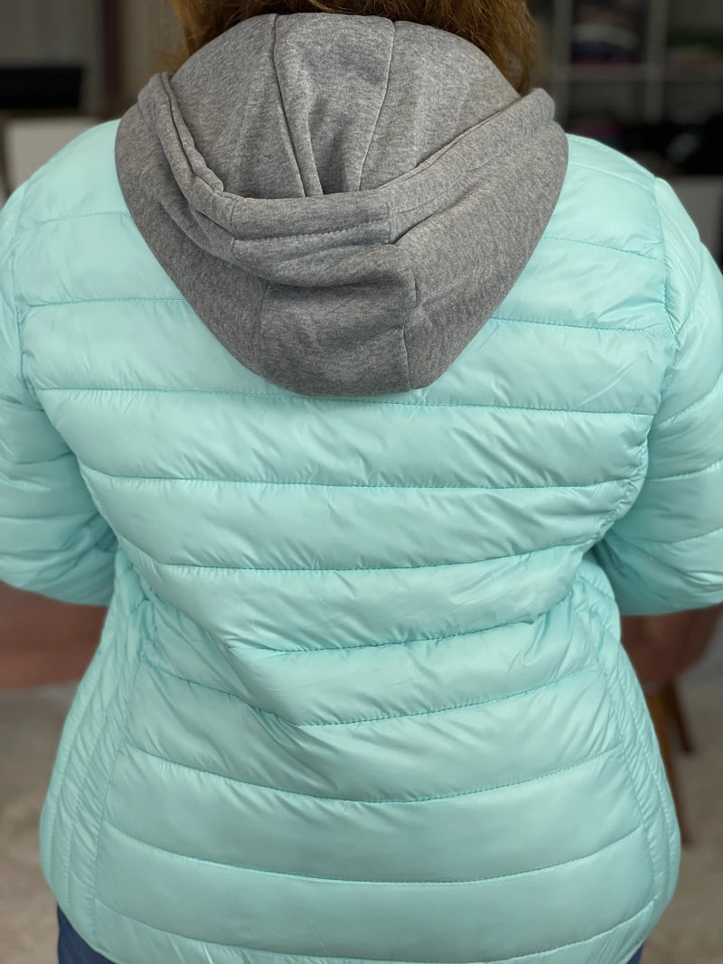Women's Soft Nylon Puffer Jacket with Detachable Hood Plus Size Multicores Lined Super Resistant Cold and Wind Protection