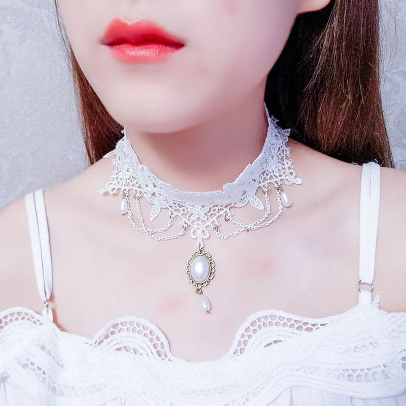 Fashion Gothic White Crystal Lace Choker Necklace For Women Fashion Victoria Vintage Clavicle Chain Collar Statement Jewelry