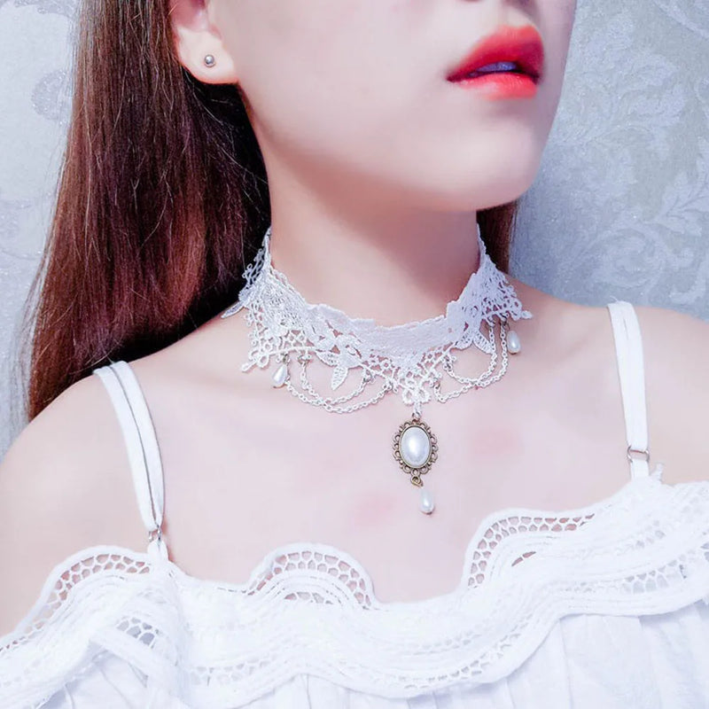 Fashion Gothic White Crystal Lace Choker Necklace For Women Fashion Victoria Vintage Clavicle Chain Collar Statement Jewelry