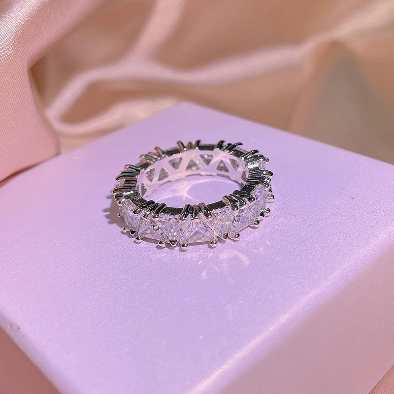 925 Sterling Silver Creative Simple Triangle Stitching Single Row White Zircon Ring Ladies Party Birthday Wedding Jewelry Gift