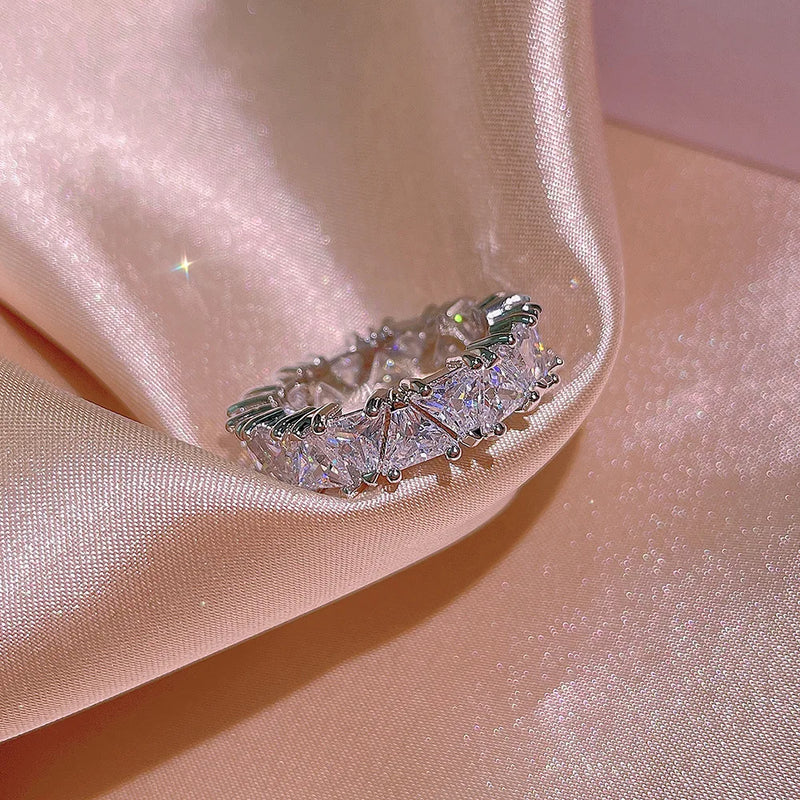 925 Sterling Silver Creative Simple Triangle Stitching Single Row White Zircon Ring Ladies Party Birthday Wedding Jewelry Gift