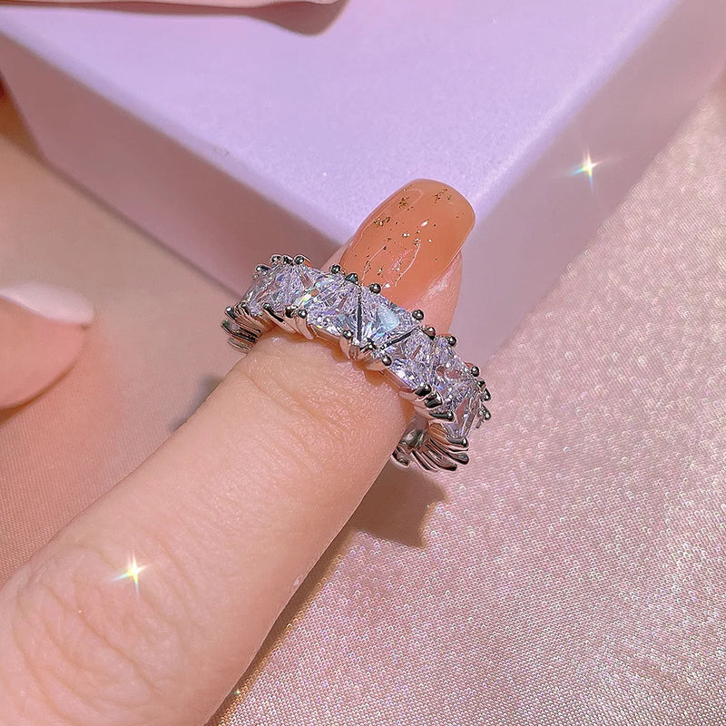 925 Sterling Silver Creative Simple Triangle Stitching Single Row White Zircon Ring Ladies Party Birthday Wedding Jewelry Gift