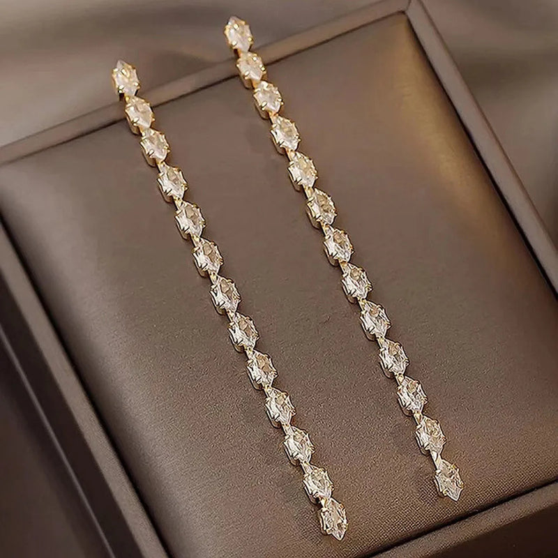 FYUAN Brincos de cristal de zircônia geométrica simples para mulheres, dourados e prateados, brincos longos com borla pendurada, joias