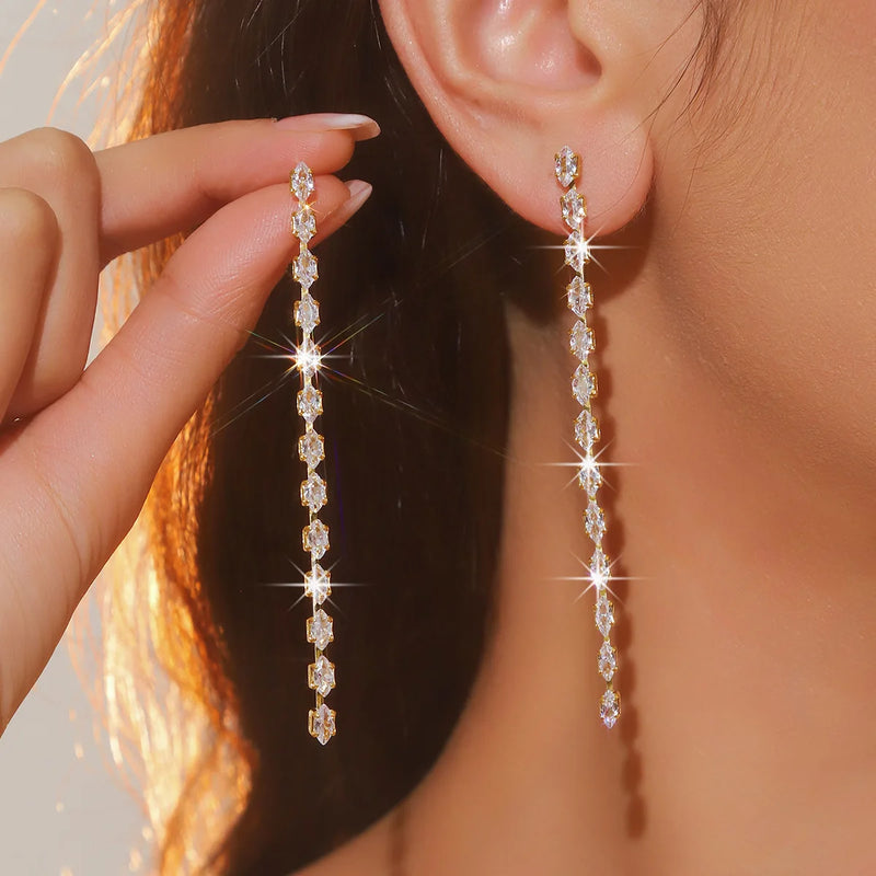 FYUAN Brincos de cristal de zircônia geométrica simples para mulheres, dourados e prateados, brincos longos com borla pendurada, joias