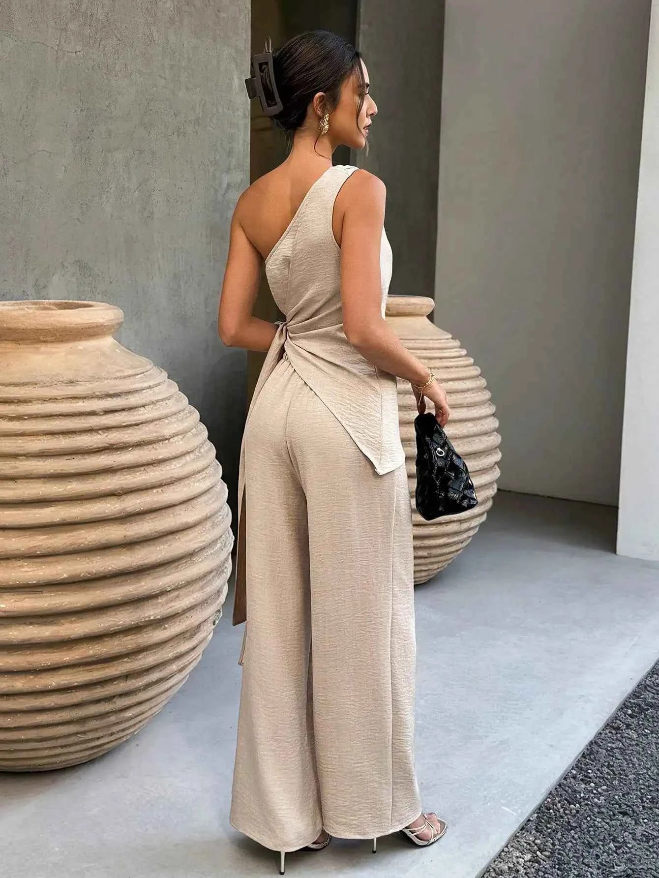 Elegant Ladies Shoulder Bag with Metal Buckle Pocket Top And Pants Set Fashionable Women's Outfit with Single Strap