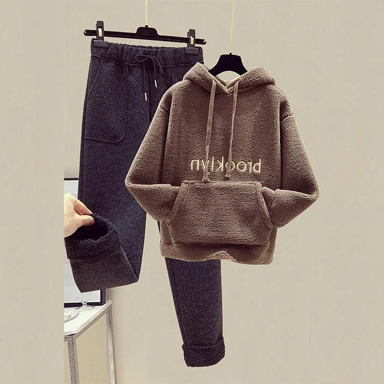 Thickened Lamb Velvet Set Women's Autumn Winter New Embroidery Sweatshirt Woolen Wide Leg Pants Two Piece Set Casual Style
