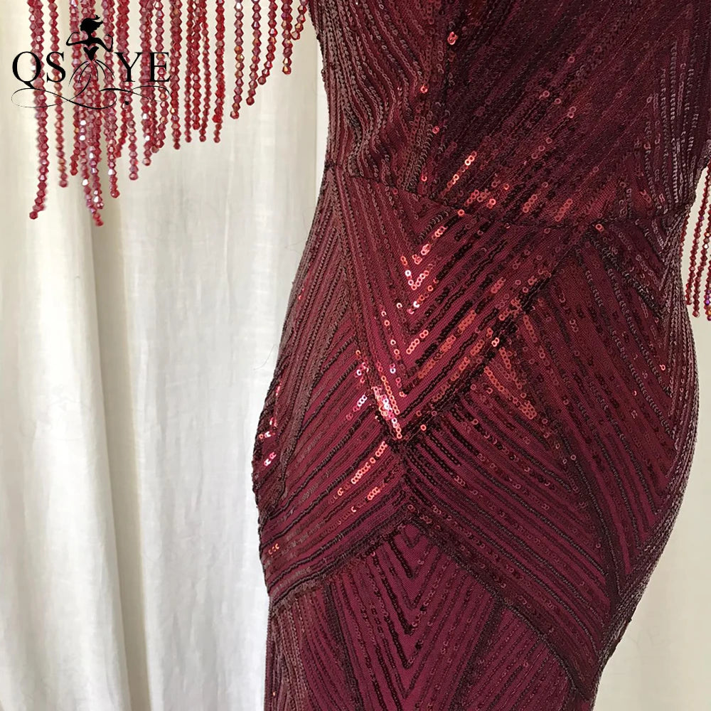 Vestido de Festa Dourado com Lantejoulas, Renda e Modelagem Sereia