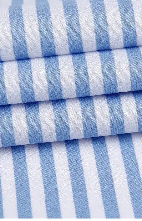 Camisa social masculina de manga comprida, estilo business casual, com listras clássicas. Resistente ao desgaste, não amassa e é fácil de cuidar.