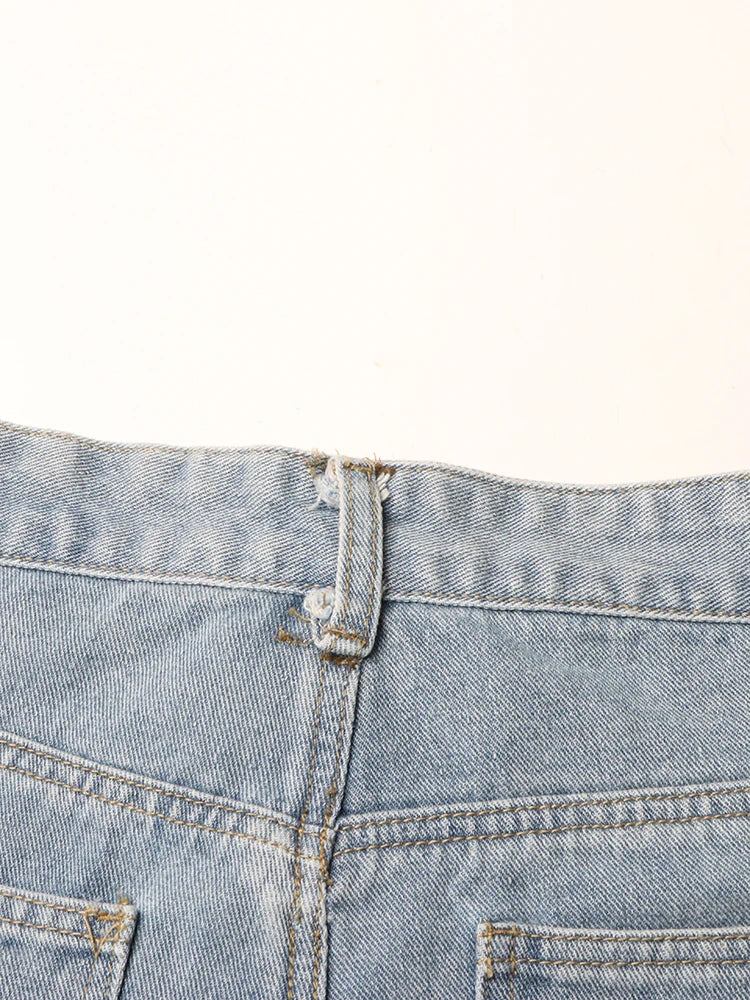 TWOTWINSTYLE Calça jeans feminina folgada com bolsos e patchwork, casual, lisa, cintura alta, botão emendado, streetwear, cargo, jeans feminino