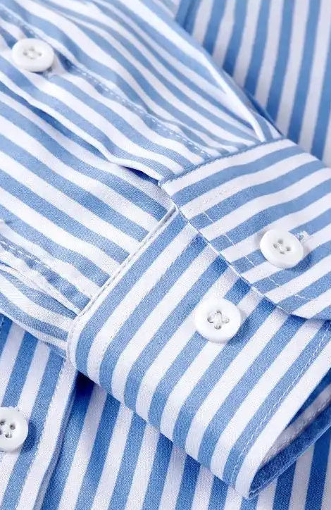 Camisa social masculina de manga comprida, estilo business casual, com listras clássicas. Resistente ao desgaste, não amassa e é fácil de cuidar.