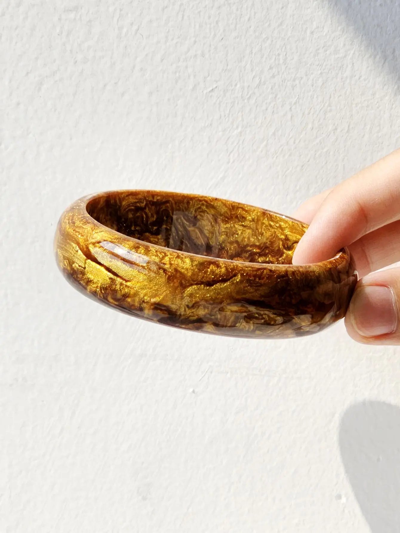 Creative Exaggerated Retro Geometric Chunky Brown Resin Bracelet Autumn Winter Sweater Decoration Bangle for women Jewelry 2025