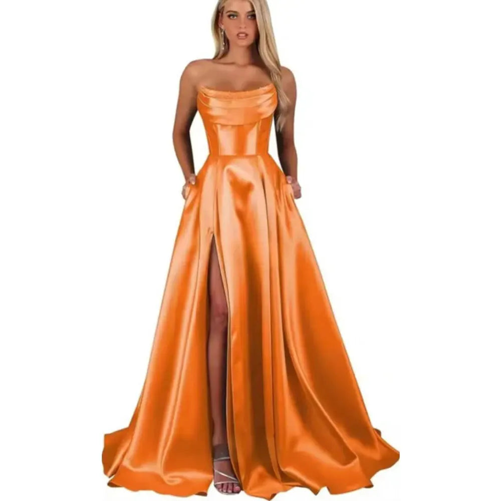 Vestido de Festa em Cetim com Bolsos, Tomara Que Caia e Modelagem Evasê