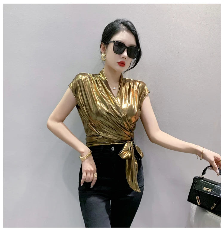 Blusa de manga curta brilhante dourada prateada verde para mulheres, camisa curta sexy irregular, bandagem feminina, tops de verão