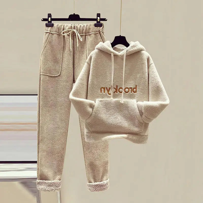 Thickened Lamb Velvet Set Women's Autumn Winter New Embroidery Sweatshirt Woolen Wide Leg Pants Two Piece Set Casual Style