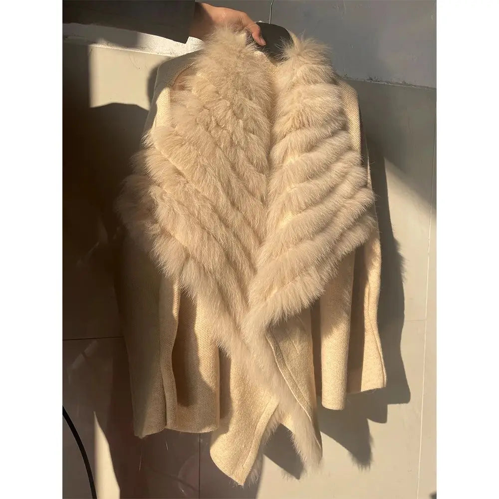 2025 Faux Fur Trim Knit Coat Fox Like Collar Plush Cardigan Women Winter Thick Designer Warm Touch