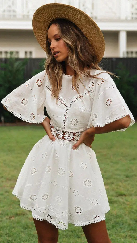 Fashion Summer Women White Dress Casual Backless Mini Dresses Hollow Out Floral Embroidery Cotton Party Dress New Robe 18504