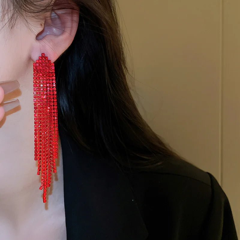 Irregular Long Tassel Earrings for Women Creative High Sense Light Luxury Solid Red Drop Earring Inlaid Rhinestone Jewelry Gifts