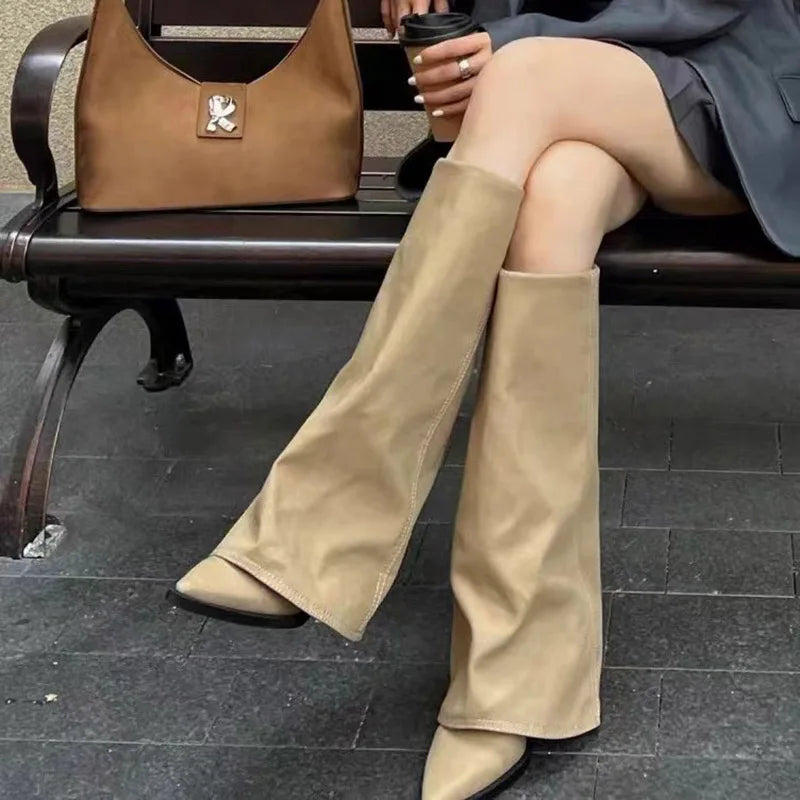 Botas de couro chunky de salto alto femininas, bico fino, estilo Chelsea, novas bombas femininas, botas gladiadoras para neve