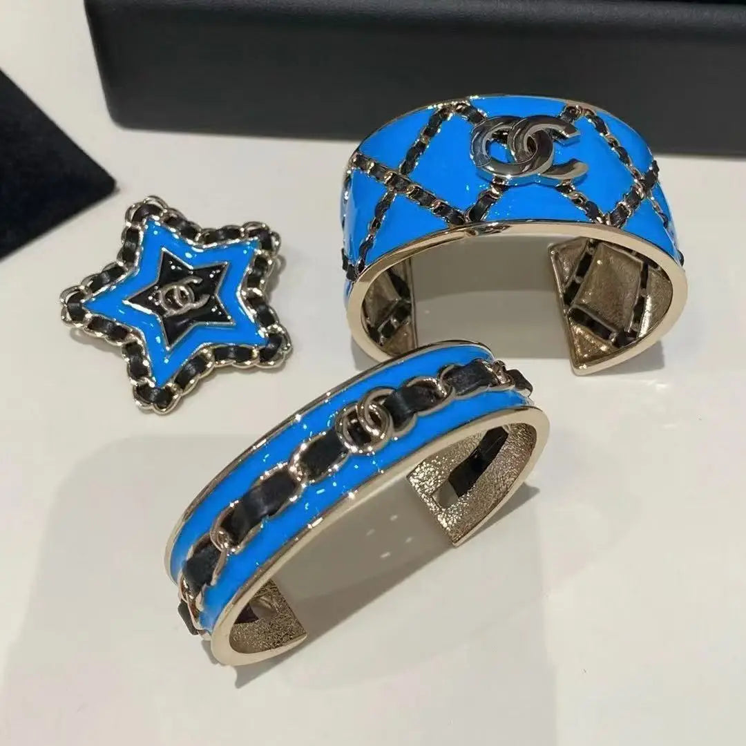 Pulseira Feminina Dourada Vazadacom Esmalte Colorido – Estilo Luxo Elegante