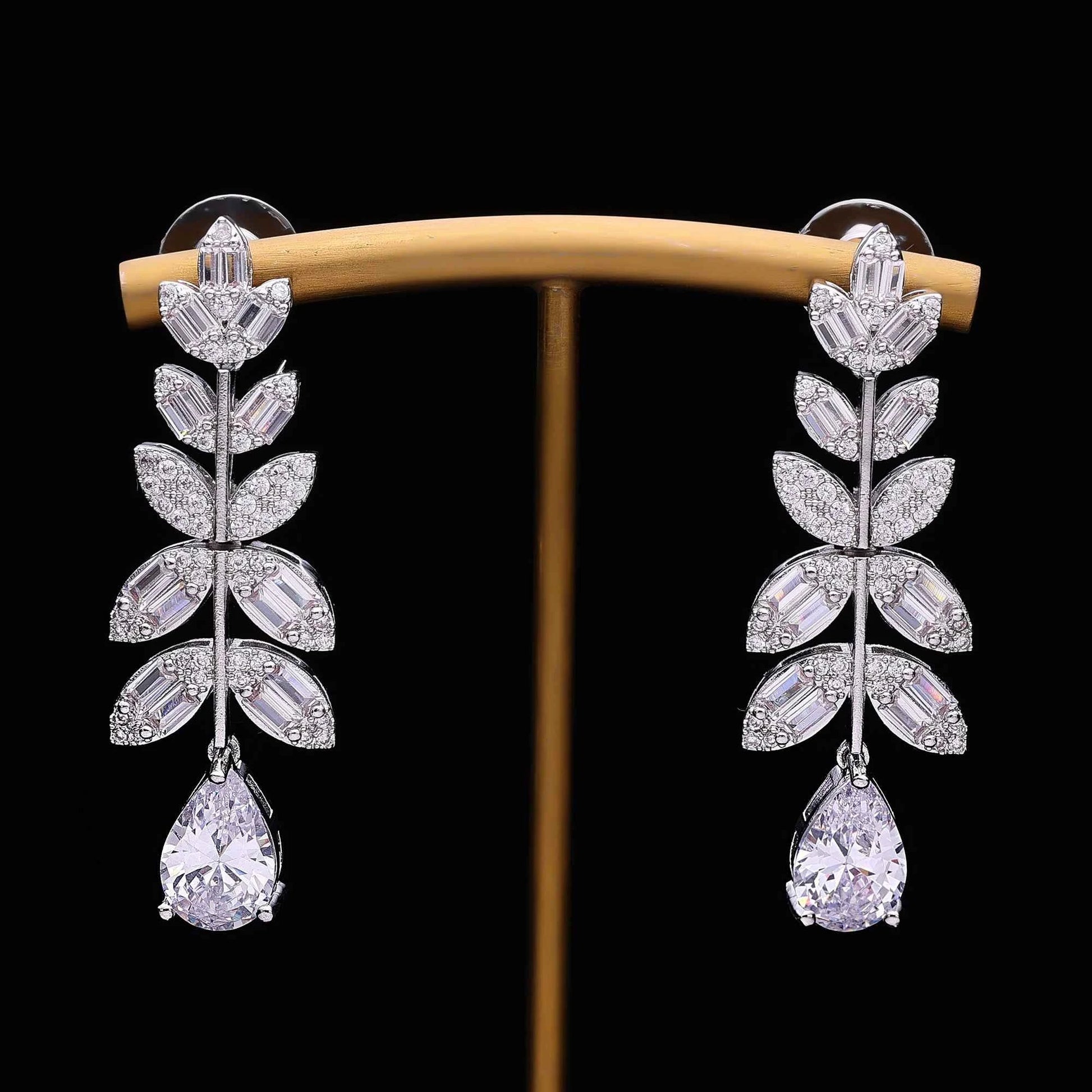 2023 Hot selling cubic zirconia zircon women's pendant earrings, platinum crystal wedding earrings, bride jewelry gifts