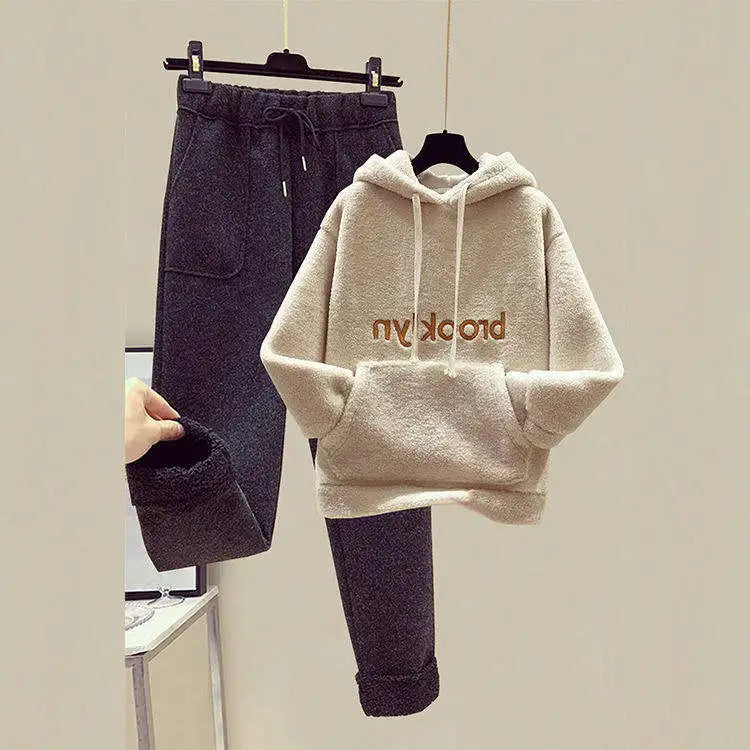 Thickened Lamb Velvet Set Women's Autumn Winter New Embroidery Sweatshirt Woolen Wide Leg Pants Two Piece Set Casual Style