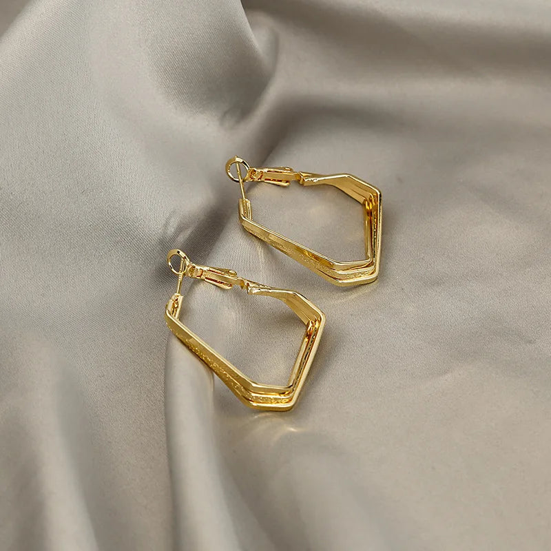 New Fashion Trend Unique Design Elegant Delicate Retro Exaggerated Multilayer Stud Earrings Women Jewelry Party Gifts Wholesale
