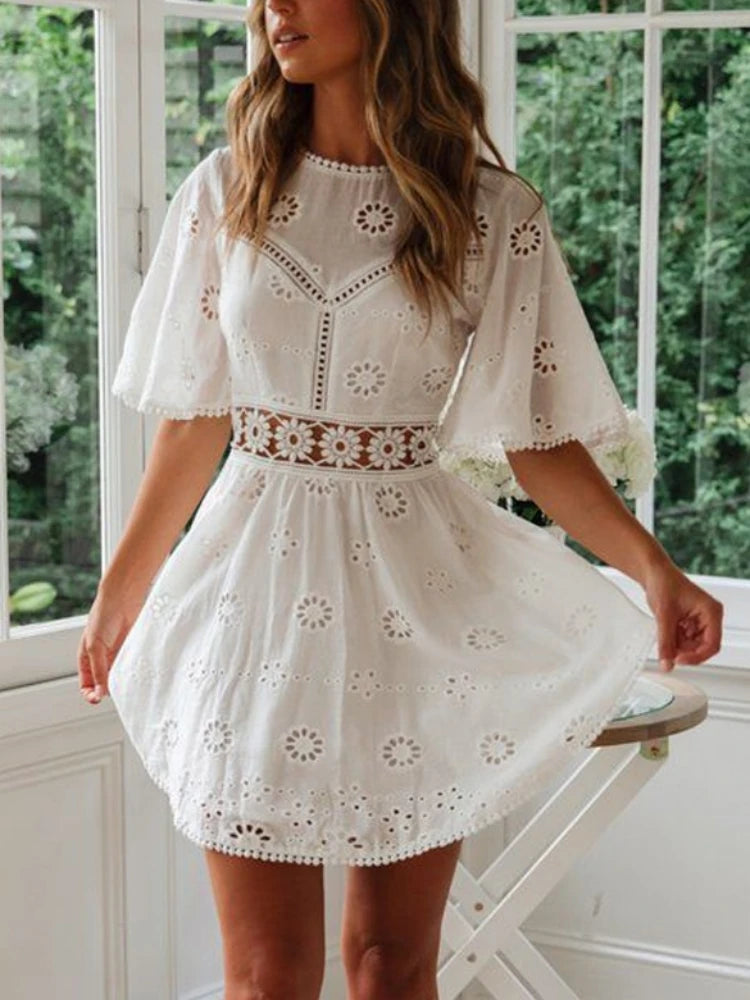 Fashion Summer Women White Dress Casual Backless Mini Dresses Hollow Out Floral Embroidery Cotton Party Dress New Robe 18504