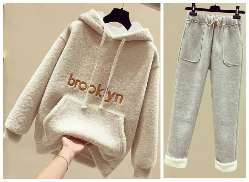 Thickened Lamb Velvet Set Women's Autumn Winter New Embroidery Sweatshirt Woolen Wide Leg Pants Two Piece Set Casual Style