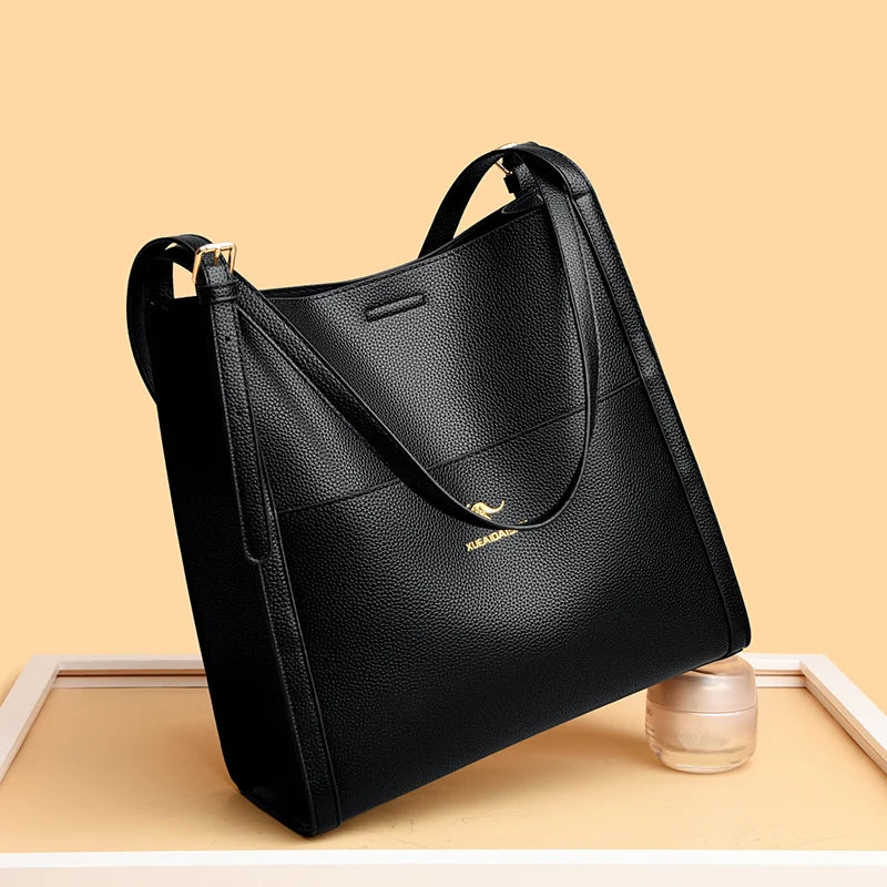 Bolsa de ombro feminina de couro de luxo, bolsa tiracolo fashion com axilas, bolsa carteiro para compras, bolsa grande de capacidade