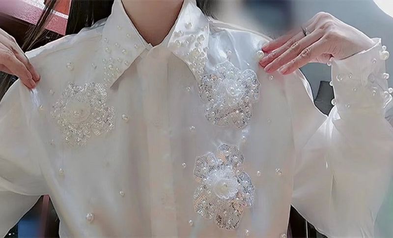Camisas brancas bordadas com lantejoulas e contas brancas para mulheres, blusas de manga comprida com botões, blusas da moda