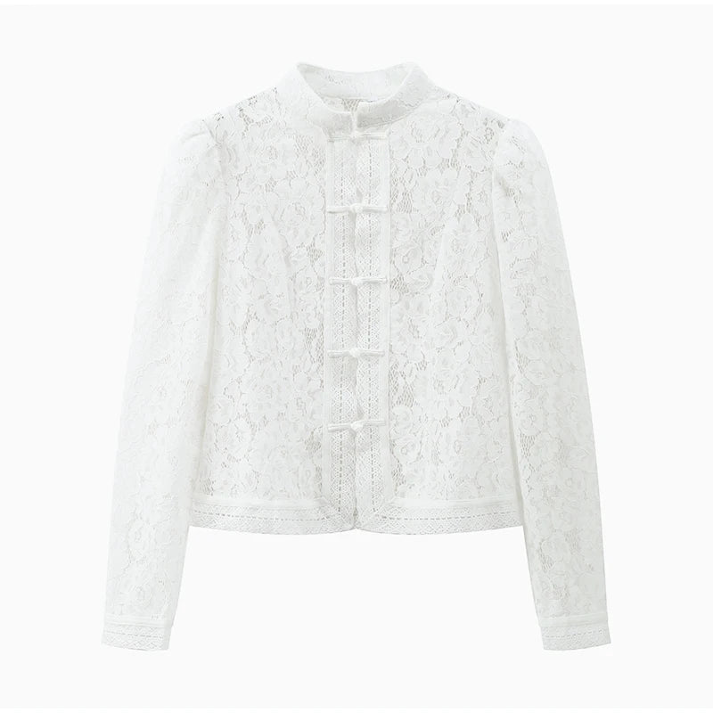 Camisa Feminina com Renda e Estampa Floral – Vintage