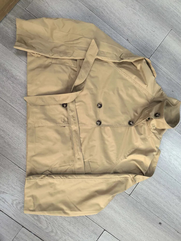 Jaqueta Trench Curta  com Cinto, Abotoamento Duplo e Gola Alta – Estilo Casual, Vintage e Chic