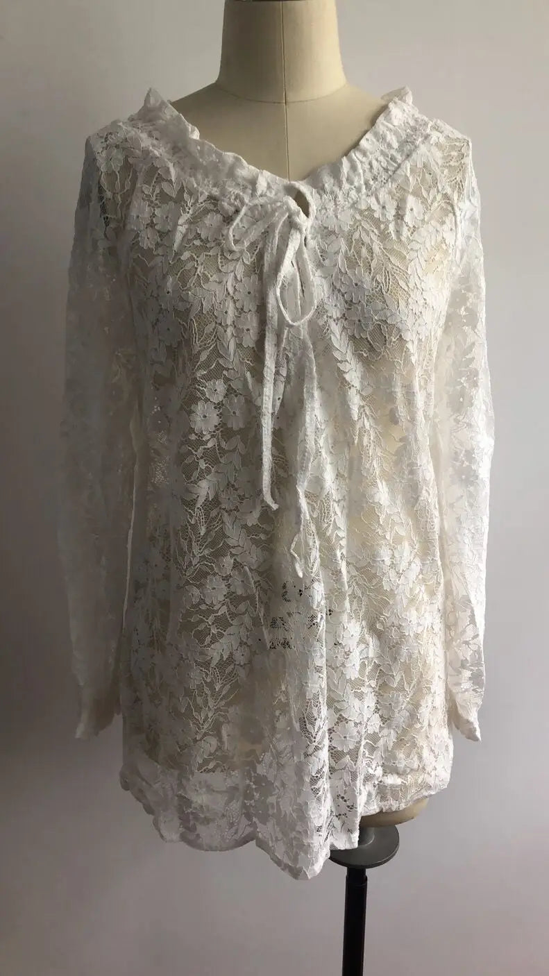 Blusas femininas 2025 Moda Primavera Verão Boho Renda Oco Decote Em V Profundo Pulôver Camisa Feminina Elegante Blusa Casual Tops Soltos