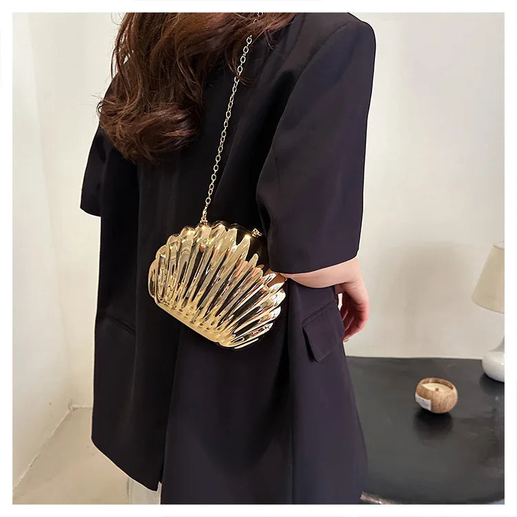 Evening Bags Shell Shape Women Clutch Bags 2024 New Wedding Bridal Handbag Pearl Beaded Fashion Shell Chain Party Bags