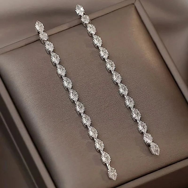 FYUAN Brincos de cristal de zircônia geométrica simples para mulheres, dourados e prateados, brincos longos com borla pendurada, joias