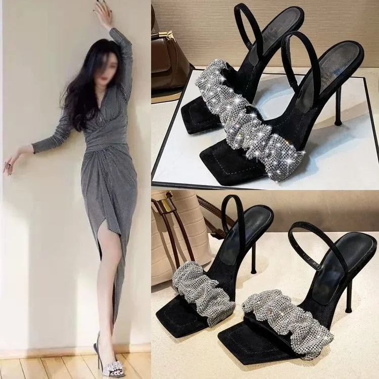 Sandálias femininas de luxo com imitação de diamante, saltos elegantes e pontudos, sandálias gladiadoras com tira traseira, sapatos de baile de verão