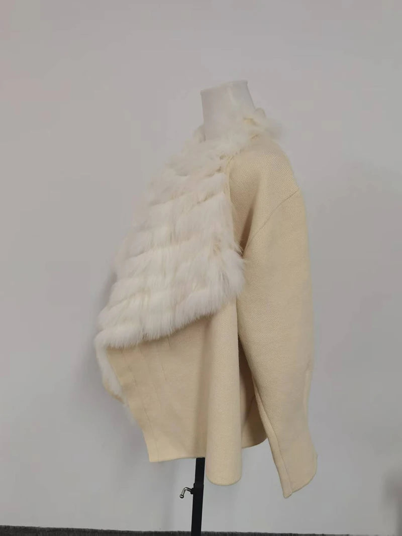 2025 Faux Fur Trim Knit Coat Fox Like Collar Plush Cardigan Women Winter Thick Designer Warm Touch