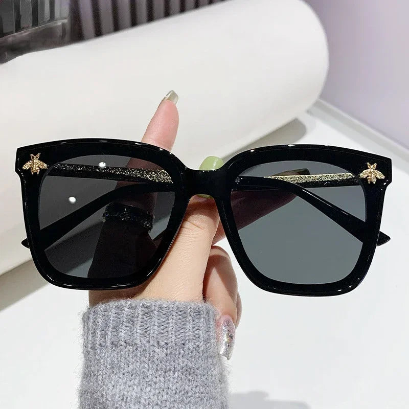 2024 New Small Square Sunglasses Women Men Luxury Brand Bee Sun Glasses Ladies Special Eyewear UV400 Girls Oculos De Sol Gafas