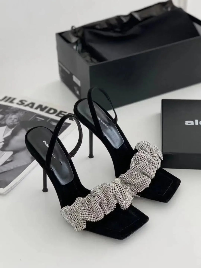 Sandálias femininas de luxo com imitação de diamante, saltos elegantes e pontudos, sandálias gladiadoras com tira traseira, sapatos de baile de verão
