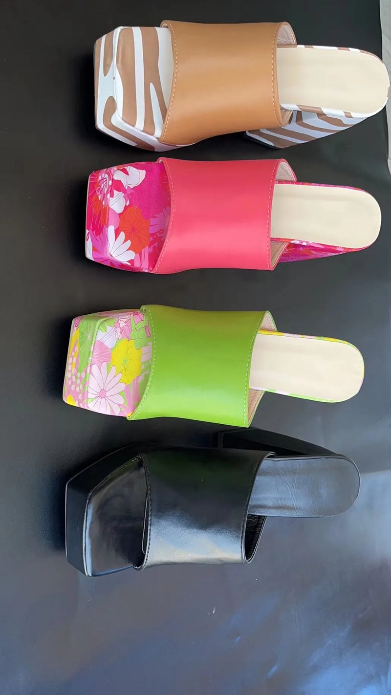 Women's Slippers 2024 New Printing Square Head Thick Bottom Heel Shoes One-line Flip Flops Large Size High-heeled Summer Sandals
