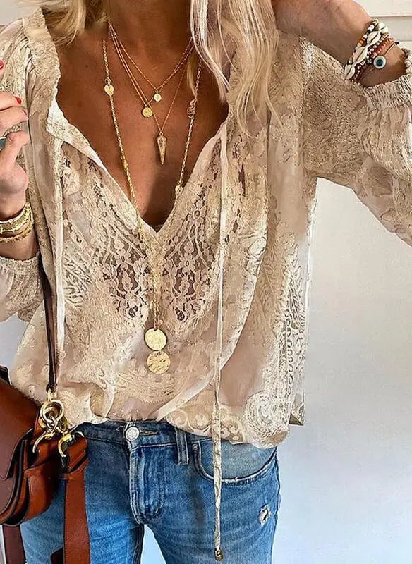 Blusas femininas 2025 Moda Primavera Verão Boho Renda Oco Decote Em V Profundo Pulôver Camisa Feminina Elegante Blusa Casual Tops Soltos
