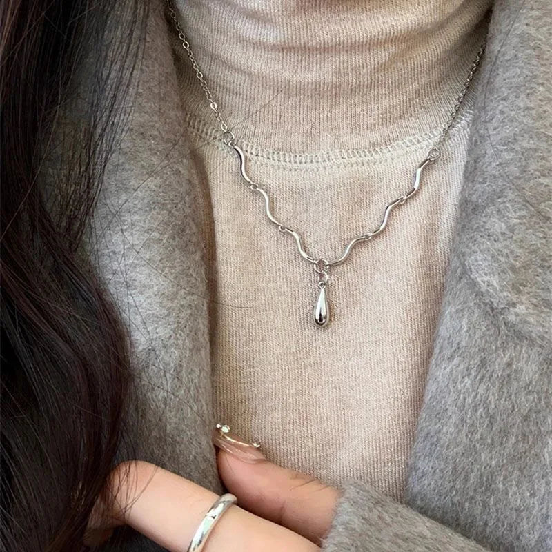 Подвеска На Шею New in Vintage Glossy Water Droplet Necklaces Light Luxury Laziness Irregular Tassel Collar Chain Fine Jewelry