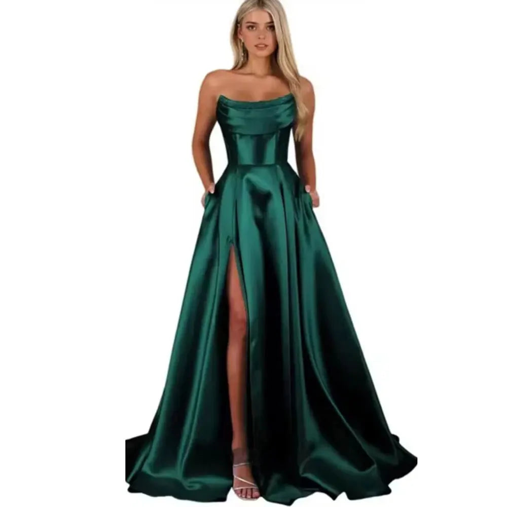 Vestido de Festa em Cetim com Bolsos, Tomara Que Caia e Modelagem Evasê