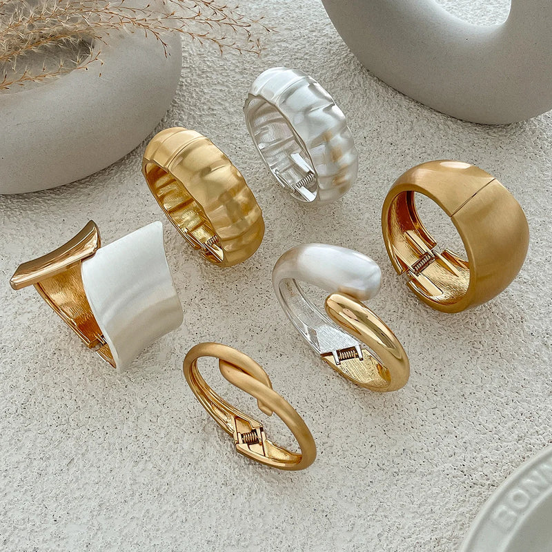 Ingemark Exaggerated Punk Matte Heavy Metal Chunky Open Bangles for Women Vintage Geometric Spring Bracelets Men Couple Jewelry