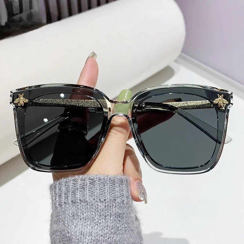 2024 New Small Square Sunglasses Women Men Luxury Brand Bee Sun Glasses Ladies Special Eyewear UV400 Girls Oculos De Sol Gafas
