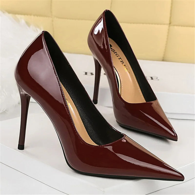 Sapatos de salto alto sensuais de 10 cm, cor vinho, nude, para mulheres, stripper, salto agulha, couro brilhante, para casamento, noiva, vermelho de qualidade